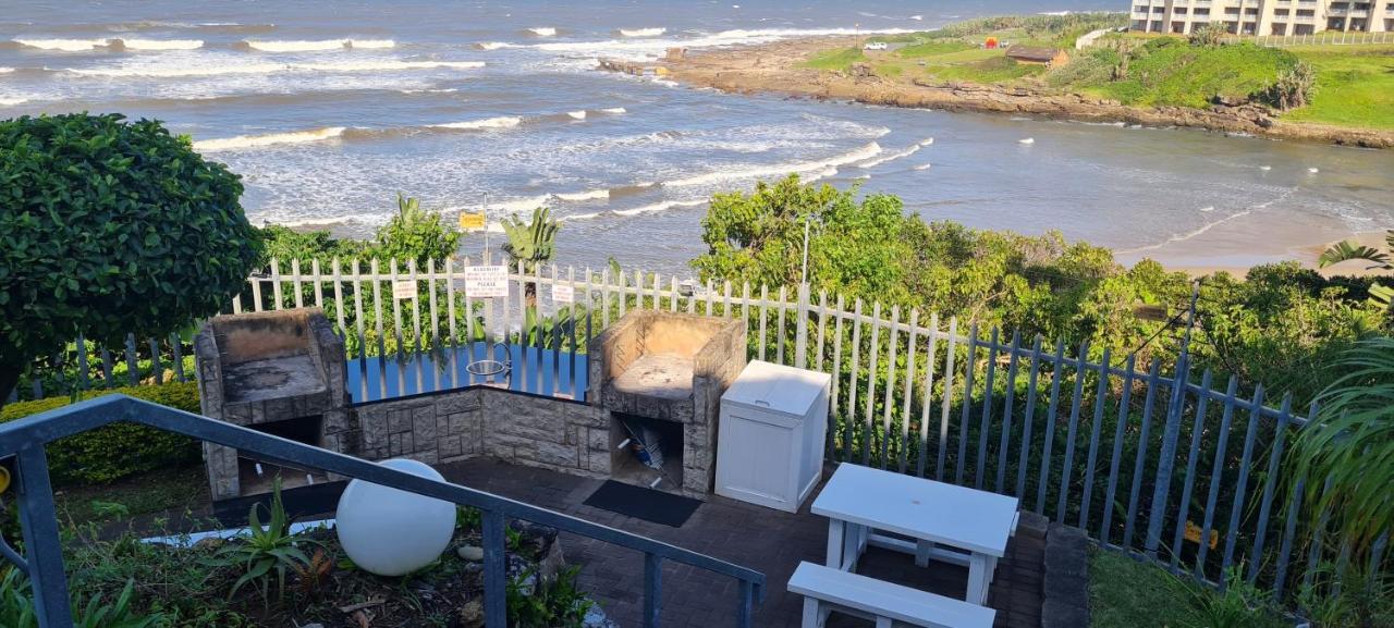 Aride 4 Awesome View Of Uvongo Main Swimming Beach From Communal Braai Area Маргат Екстериор снимка